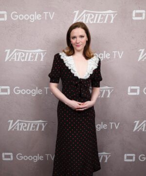 Morfydd Clark Instagram - I met Wynonna and Waverley 🥰