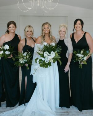 Morgan Huelsman Instagram - falling in love. surrounded by love. SO MUCH LOVE. 🥹
•
all these beautiful photos 📸: @stacibrucksphoto