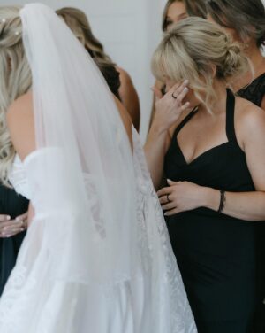 Morgan Huelsman Instagram - falling in love. surrounded by love. SO MUCH LOVE. 🥹
•
all these beautiful photos 📸: @stacibrucksphoto