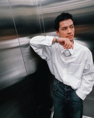 Morgan Oey Instagram - Elevator situation @ OPPO's "RENO 12 anxiety free" launch party 🥂 @oppoindonesia

@marcjacobs @gapluxury
Captured & styled by @_gilygily