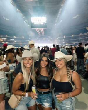 Morgan Simianer Instagram - Long live Cowgirls 🤠