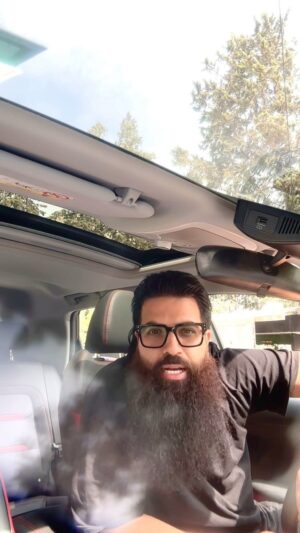 Morteza Rahdani Instagram - بکن تجربه ولی تاوان داره هم چیزتو از دست میدی وخیلی  سختی داره دلشو باید داشته باشی 
#تجربه #مرتضی_راهدان #اریشگری #ریش