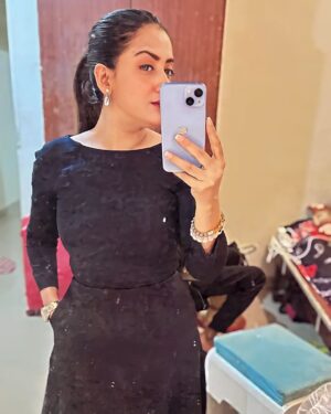 Mrinalini Chatterji Instagram - Believe me or not but yes I M NOT WELL... my 31st DC and 1st Jan was completely on bed rest... I hvnt recovered yet its been 6 days.guys just be safe

#noenergy #sick