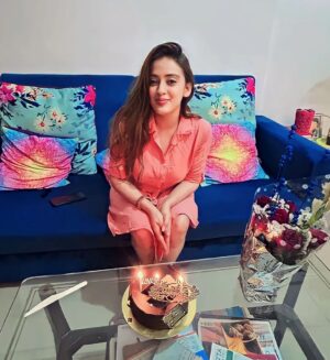 Mrinalini Chatterji Instagram - 6 Dec. Dnt try to guess my age 🙃 😛.