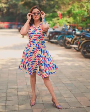 Mrinalini Chatterji Instagram - Hello🌻

Clicked by 
@kevinlobo1410 

#instagood #photooftheday #springday
