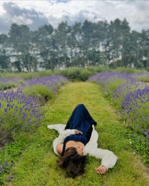 Mrunal Thakur Instagram - Dear me,

Love yourself a little bit more than yesterday. 
Make yourself a priority. 
Chase your goals. 
Be grateful for the things you have. 
Be proud of yourself. 
You are a sparkling star, you are your own rainbow. 
Celebrate yourself as always (in a lavender field)
🪻🪻🪻

#edinburgh #lavender #love