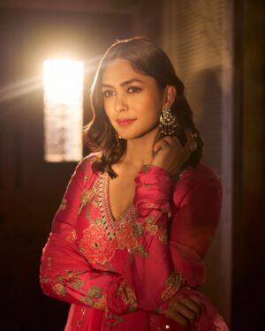 Mrunal Thakur Instagram - Some years are for growing 

  But this one ….

  This one is for 

💗B L O O M I N G 💗
