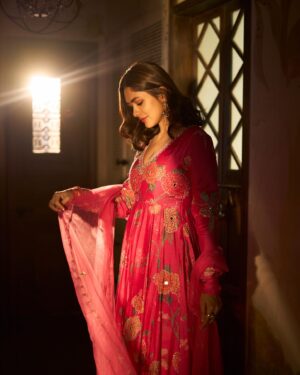 Mrunal Thakur Instagram - Some years are for growing 

  But this one ….

  This one is for 

💗B L O O M I N G 💗