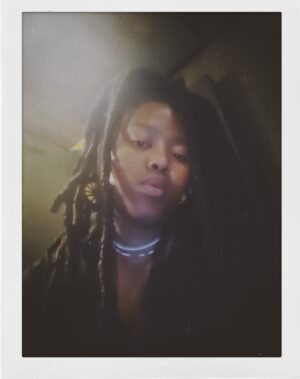 Msaki Instagram - POSTCARDS FROM LA…
LA seems to be a second home now. The Lost Angels keep finding me and every song is a triumph in befriending my shadow. We are getting there 🐌🌸

1. The spot of epiphanies . Next to my fave chair in Malibu.
2. Angel alert! This is Ben. I call him Captain Fractal. He is also the best housemate coz he is fun to host dinners with. We play tennis and pop tennis and hate pickle ball. Eeewwh. 😛
3. The existential dread ( see what I did there) when the chorus ain’t chorusing and the session is 5 to over.
4. Went to @officialmanana ’s listening session and cried. 
5. Stared into the abyss then wrote! 
6. Justin! What a freaking angel. Just go to his profile. Friend of my heart. @wejustwill !
7. Ahh @jesseclegg you sweet angel. Thank you for gifting me @hereisdamian. I am happy to be in this picture I swear. These gents are pretty solid. Chunky broers. 
8. I was pissed off so I took a picture to remember how stupid it is to stay mad.😛 
9. @ryx took me to Gaaa Gaah movement and we danced with strangers in Topanga. 
10. Then we chased a song together. Still chasing. Angel spotted 💜