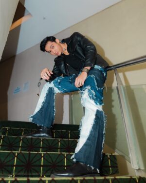Munggaran Instagram - Blue night at Gala Premiere Jin & Jun! 19 April 2023 on Cinema!

Wardrobe: @khantikamdem @kamdem.official 
Stylist: @nacyaak 
Photographer: @snap.nuel 
MUA: @byeliciapj