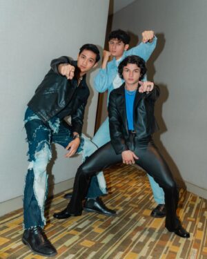 Munggaran Instagram - Blue night at Gala Premiere Jin & Jun! 19 April 2023 on Cinema!

Wardrobe: @khantikamdem @kamdem.official 
Stylist: @nacyaak 
Photographer: @snap.nuel 
MUA: @byeliciapj