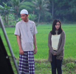 Munggaran Instagram - gimana hari pertama nya? sudah ada yang bertemu Ratman & Rahayu di bioskop?😅 #khanzab