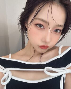 Murase Sae Instagram - #dailylook 派手メイク、ギャルみメイク、テンションあがりますね😻😻😻今月号のRayはメイクページにいます♡