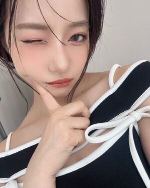 Murase Sae Instagram - #dailylook 派手メイク、ギャルみメイク、テンションあがりますね😻😻😻今月号のRayはメイクページにいます♡