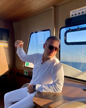 Murat Aygen Instagram - Beyaz renkle ilgili düşüncelerinizi alayım.