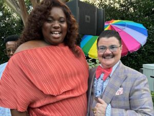 Murray Hill Instagram - TY Madam @vp @kamalaharris for inviting us to your home for #pridemonth @glaad & VP reminding us this is a coalition and it's time to roll-up our sleeves and fight for #equality #prideispatriotism 🏳️‍🌈 🏳️‍⚧️ My pal on and off TV @boomboomhiller was reppin' too! The Tony winner @thealexnewell  sang and as her norm, brought the house down. Great night for the community 🌈TY @hbo #SomebodySomewhere @Hulu #DragMeTonDinner @sechelpr #PrideNeverStops
.
Suit: @sharpe.haus 
Ruffles: @cegonyc