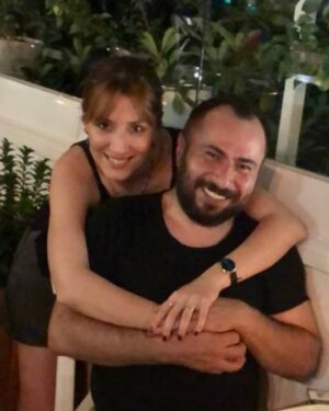 Mustafa Kirantepe Instagram - ❤Sevdiklerinizle boyun boyuna, sırt sırta, göz göze, el ele, nefes nefese, eksiksiz ... Musmutlu bayramlarınız olsun...❤