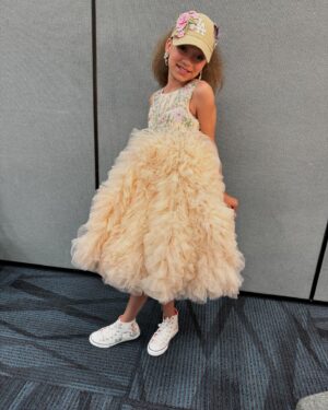 Mykal-Michelle Harris Instagram - And today was noooooo different from yesterday in having the most wonderful time with #disneyentertainment @disneyjr and @disneychannel at #d23. Thank you for everyone who took a moment to say hello, who took a pic or just said a kind word!  It meant so much!  The fans think we make their day but the truth is…they make ours so much brighter! 
Thank you to my team:
My stylist @thebradleystudio with a special shout to @maisonavaofficial what a beautiful 👗thank you! 💄by Ms Harper
.
.
#blessed #happy #joy #dreamingBig #kraisingkim #diseny #disneychannel #disneykid #ravenshome #AliceinthePalace #ariel #littlemermaid