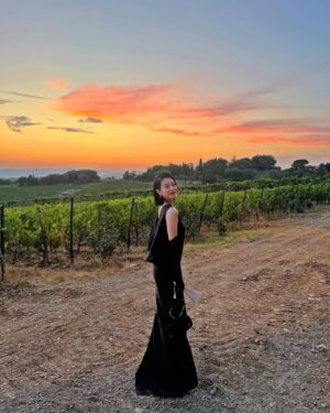 Myolie Wu Instagram - A wonderful opportunity to get away and pak tor 拍拖 with hubby as we attend our friends’ stunning wedding in Tuscany.
We look forward to many more friends getting married so we can do it more! 🥰♥️👰🏻🤵🏻
@karena_ngs @brian_sph @hakkaphil 
#tuscany #wedding 
👗💍👜 @givenchy #givenchy