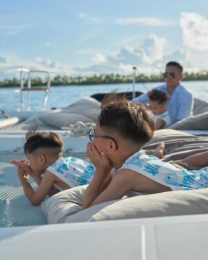 Myolie Wu Instagram - We went on a sunset dolphin cruise but, instead of finding dolphins (which we saw from far away), we struck lucky and came across a pod of 4 pilot whales suddenly swimming near us! Even the boat crew were excited as they rarely see them! 😱🐳🥰
@hakkaphil 
@patinamaldives 
@travelchannelhongkong 
#patinamaldives 
#pilotwhale
#snapphotostudiomaldives