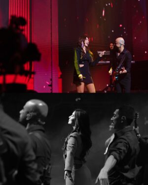 Myriam Hernández Instagram - Aún no puedo creer la hermosa noche que vivimos el día de ayer 🤍 mi corazón no da más de felicidad por todo el amor que me brindaron en cada canción que cantamos juntos!!
Gracias infinitas por ser parte de #invencibleworldtour 🇨🇱😘

📸 @fernando.fotografias 
Styling @loreheviabravo 
Maquillaje @pupi.beauty 
Cabello @cotte.burgosg 
Asistente fotografía @weffphoto