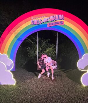 ND Stevenson Instagram - About last week…

Back at one of my favorite places in the world…with some brand new friends 💖