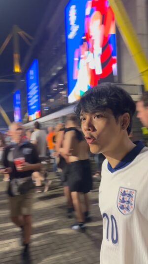 Nachat Juntapun Instagram - อยากคอเคล็ด อะครับบบบ  @england #fcmobile