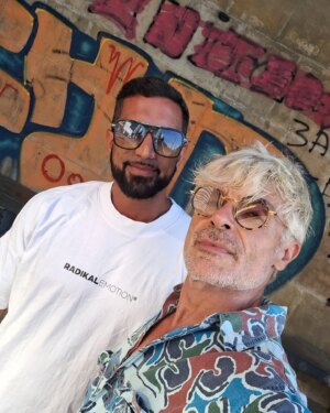 Nacho Guerreros Instagram - La canícula es mucho más placentera paseando con súper @diego_naturfitness por el Danubio 🌞
Agosto caluroso hasta en la Europa del Este...
Feliz lunes 💫