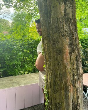Nadia Hilker Instagram - Pregnancy glow 💚