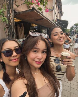 Nadila Wantari Instagram - we miss sunny days at canggu☀️