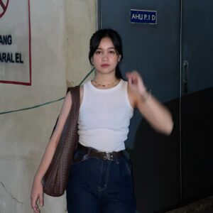 Nadila Wantari Instagram - dilarang parkir 🚫