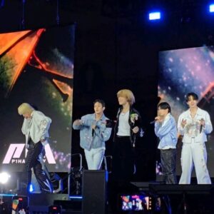Naglis Bierancas Instagram - Kaip smagu nuolatos turėri tų pirmų kartų ir juos išgyventi. 🥰
Pirmas kartas LA, pirmas Korėjietiškas BBQ, pirmas K-pop muzikos festivalis. Ir taip, aš galiu suprasti, kodėl žmonės eina iš proto dėl tų visų grupių! Jos kausto žvilgsnį savo įmantriom choreografijom, kas "mūsų" pasaulyje nėra labai įprasta, net buvau pagalvojęs, kad kokie One Direction bernai nu tikrai rūkytų kamputy dabar. Tiek panos, tiek bičai yra super cute išvaizdos, labai stilingi, nu tokie baby face gražuoliukai, kur užtenka žmones parodyt ekrane dar jiem neišėjus į sceną, o arena jau klyyykia! Šiaip klykia po kiekvienų žodžių ar judesių, o judėt chebra moka. Pvz kada paskutinį kart matėt 11os merginų sastatą grupėje? Nu aš pvz niekada. Sveiki, man dvigubą Spice Girls su daug šokių ir dainų.😀 O dainos tokios catchy, kad kai kurios strigo ir mum, nors girdėjom pirmą kartą. 
Šiaip laaabai faina patirtis, ir kaip smagu, kad tokia didžiulė krūva prisiminimų telpa tiesiog kišenėje. Akimirkos įamžintos Samsung telefonu, nuguls mano instagramo dienorašty, o aš tvirtinu, kad tikrai no bad seats #withgalaxy! ✨️ 
P.S. Kartočiau viską! 🫰🏻
#reklama @samsunglt #teamgalaxy galaxy #galaxys24ultra #losangeles