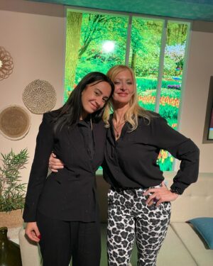 Naiara Awada Instagram - Hoy de panelista para la hermosa de @yuyitogonzalezok para @empezareldiaoki ☀️❤️🤍😊💖 @ciudad_magazine
Look by @kremia.moda