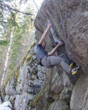 Nalle Hukkataival Instagram - Freshies from Eastern Finland! This one turned out pretty classic 📷 @markosiivinen #bouldering @blackdiamond @lasportivagram