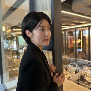 Nam Ji-hyun Instagram - 로펌에서 살아남기 🫨
오늘도 굿파트너🩷