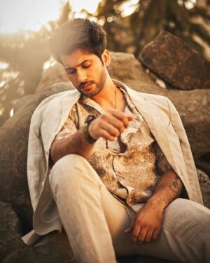 Namish Taneja Instagram - TERI YE BATEIN AUR
 🧡MULAKATEIN🧡
YE AAGYE HUM KAHAN
💫
.
.
.
.
#allbecauseofmyfans