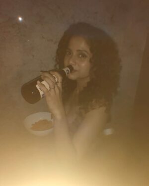 Namita Krishnamurthy Instagram - Brat summer with my fav girlies 🖤

#partynight #girlsnight #curlyhairdontcare #bratsummer