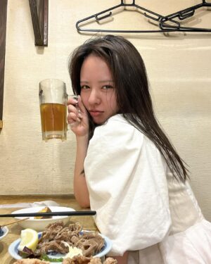 Nana Yamada Instagram - ずっとこの歌聴いてる🥲🎧すき。

今日はお家のお掃除して、打ち合わせして、
ゆきこまをトリミングに連れてってお仕事して、
夜ご飯は作るのお休みしてさくっと１杯だけお酒のんで、
お家でYouTubeみて推し活してパワーチャージして
これからまたお家でお仕事がんばる1日です☺️♡

がんばるぞ〜〜☺️🍃