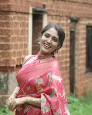 Nandana Rajan Instagram - 🌸🌸 
.
.
Special love for their blouse patterns ❤️ 

Beautiful saree from @almaarifashion 

 Pc : @amal_ranjan