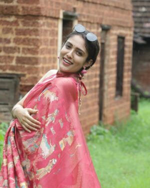 Nandana Rajan Instagram - 🌸🌸 
.
.
Special love for their blouse patterns ❤️ 

Beautiful saree from @almaarifashion 

 Pc : @amal_ranjan