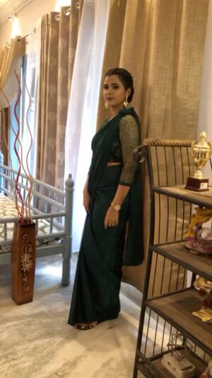 Nanditha Jennifer Instagram - Velli Malare 🌸
.
.
Beautiful saree by : @lkadboutique 
Blouse stitched by : @stitch_vyshnavee_sarath 
.
.
#beautiful #cute #love #reels #blessed #saree  #partywear #happniess #cute #jenniferr252reels #instagram #instadaily #instagood #reelsinstagram #tamilsong #fashionblogger #thankyou #jesus #cinema #ztamil #vijaytv #suntv #likesforlike