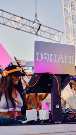 Nani Trinidade Instagram - 🎶 Un immense merci au @color_south_festival ! 🎶

Ce week-end a été incroyable, et je suis tellement reconnaissante d’avoir eu l’opportunité de mixer devant un public aussi vibrant et énergique.

Un grand merci à tout le staff qui a travaillé d’arrache-pied pour faire de cet événement une réussite. Votre dévouement et votre passion font toute la différence ! 🙌

Et bien sûr, merci à vous, le public, pour votre énergie, vos sourires et vos vibes positives. C’est grâce à vous que la musique prend vie ! 💥

On se revoit très vite pour de nouvelles aventures musicales ! 🎧🔥 

Bien évidemment je n’oublie pas les personnes qui on étais la pour moi avant et après le Show ! ❤️🥹🙏🏽 

📸: @e.m.m.a.c.n.t 

#colorsouthfestival #djlife #merci #energiepositive #musiclovers #friends