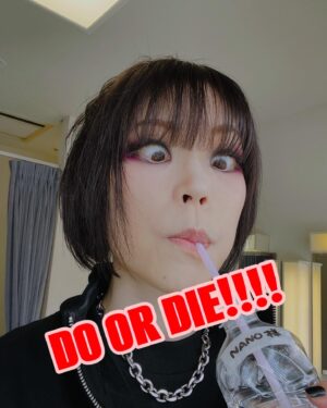 Nano Instagram - Sang Do or Die at 10 am for a prerecorded TV show
今日は早朝から歌番組の収録でしたー🎤
午前10時から死ぬ気でDo or Dieを歌ったのでぜひ楽しみにしててね🔥🧨