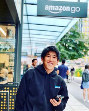 Naokiman Instagram - シアトル帰省の1日。

世界初レジ無しスーパーAmazon Go 体験してきました〜！ Naokimanグッズ第2弾、受注残り3日です！！
よろしくお願いします〜！ #seattle 
#シアトル 
#amazongo 
#naokiman 
#naokimanshow 
#ナオキマンショー 
#旅行