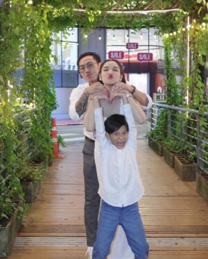 Napapa Tantrakul Instagram - ไปเชียร์นาฟ 🤣
มาถ่ายรูปครอบครัว ❤️
#นาฟสู้ๆ
@o.d.c.theofficial