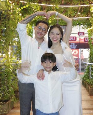 Napapa Tantrakul Instagram - ไปเชียร์นาฟ 🤣
มาถ่ายรูปครอบครัว ❤️
#นาฟสู้ๆ
@o.d.c.theofficial