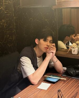 Naravit Lertratkosum Instagram - daisuki