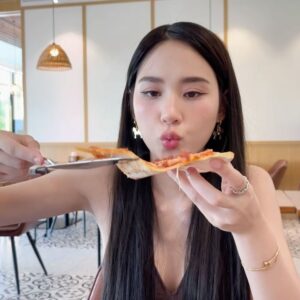 Narilya Gulmongkolpech Instagram - 🍕🍕😛😛