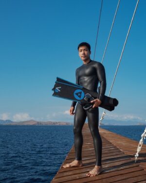 Nat Sakdatorn Instagram - Be a version of yourself that you love and enjoy. #freediver

Fins: @alchemy.blueprodigy @alchemy_hellas
Suit & Mask: @double_k_freediving @bangkokfreedivers

📷 @bigoceanworld ผู้รักการถ่ายรูปและมีความสุขทุกไดฟ์ :)