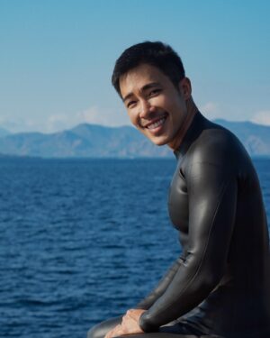 Nat Sakdatorn Instagram - Be a version of yourself that you love and enjoy. #freediver

Fins: @alchemy.blueprodigy @alchemy_hellas
Suit & Mask: @double_k_freediving @bangkokfreedivers

📷 @bigoceanworld ผู้รักการถ่ายรูปและมีความสุขทุกไดฟ์ :)